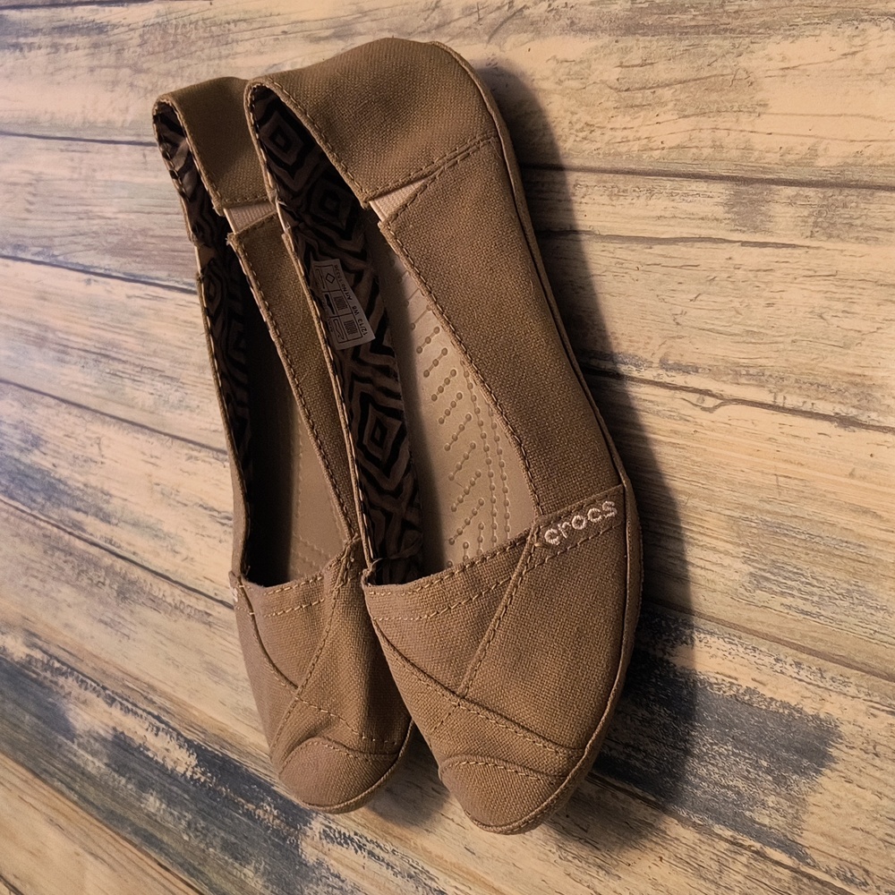 Crocs Shoes Womens size 8 Angeline Loafers Flats Slip On